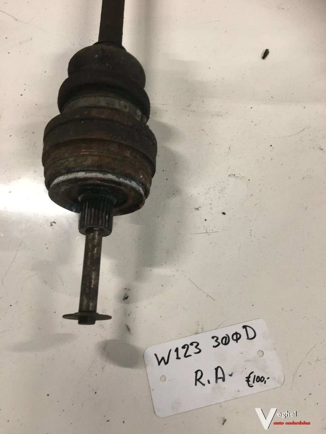 Mercedes W123 3.0 diesel Aandrijfas Rechtsachter, -, Utilisé, -, -