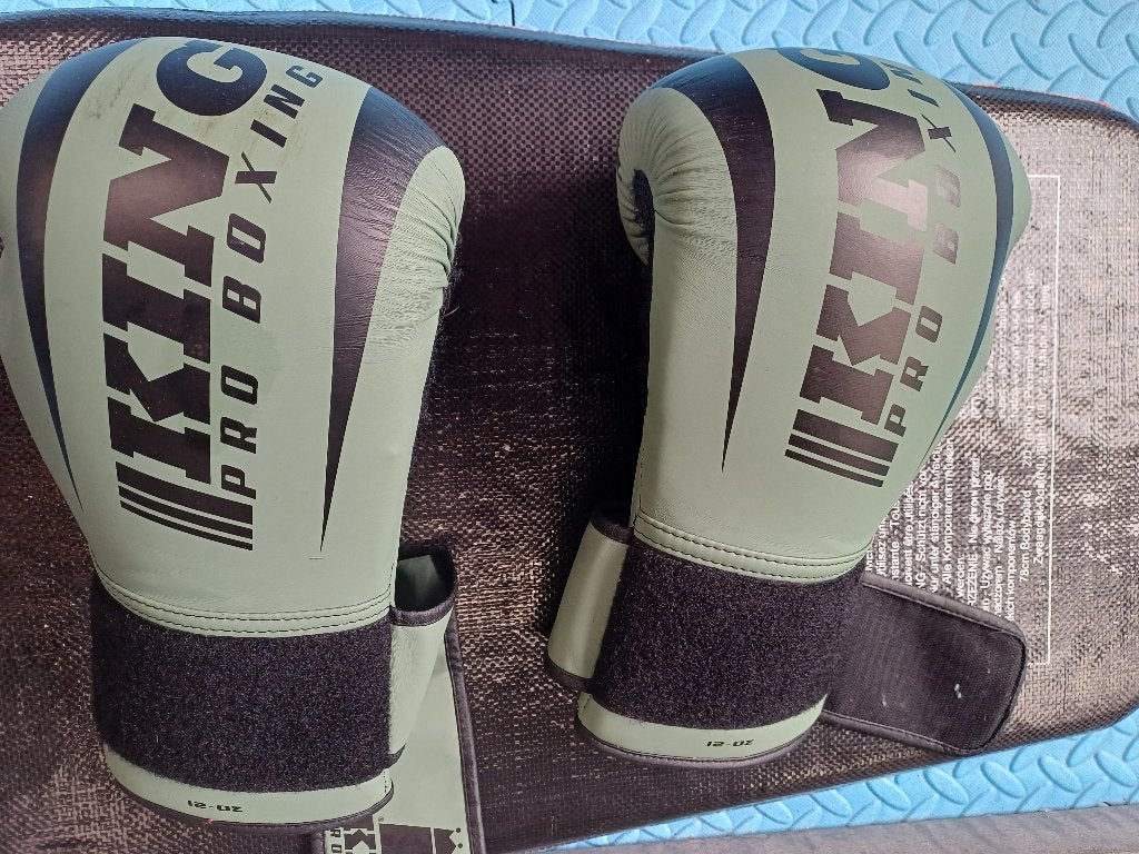 King Pro KickBoxing Set "Revo" 12 OZ, Enlèvement ou Envoi, Comme neuf, Protection pour arts martiaux, Autres