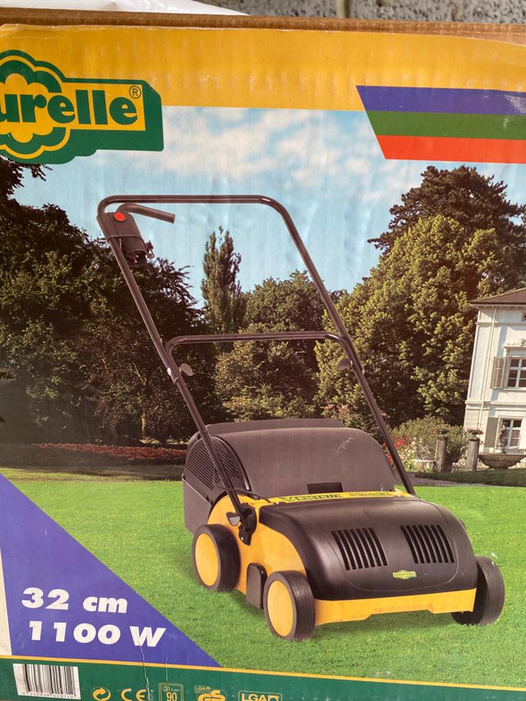 Verticuteermachine, 32 cm , 1100W , met handleiding, Tuin en Terras, Ophalen, Gebruikt, Elektrisch