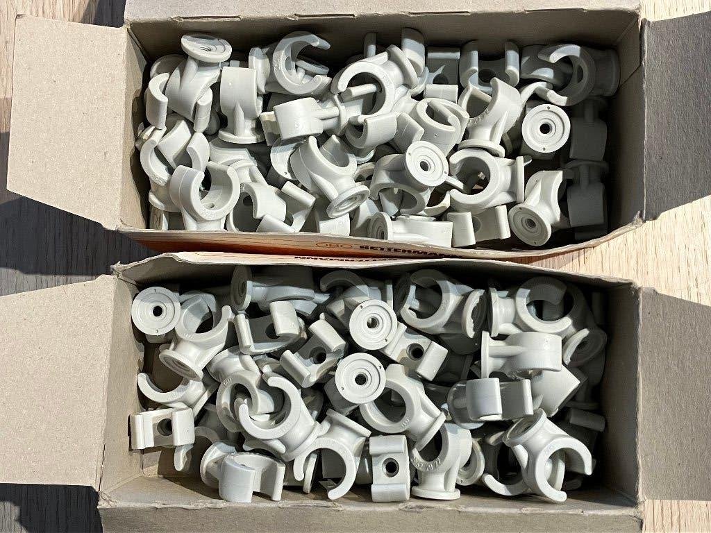 Obo Bettermann - klembeugel 20-22mm (100 stuks) - 40% !, Doe-het-zelf en Bouw, Ophalen of Verzenden, Nieuw, Overige materialen