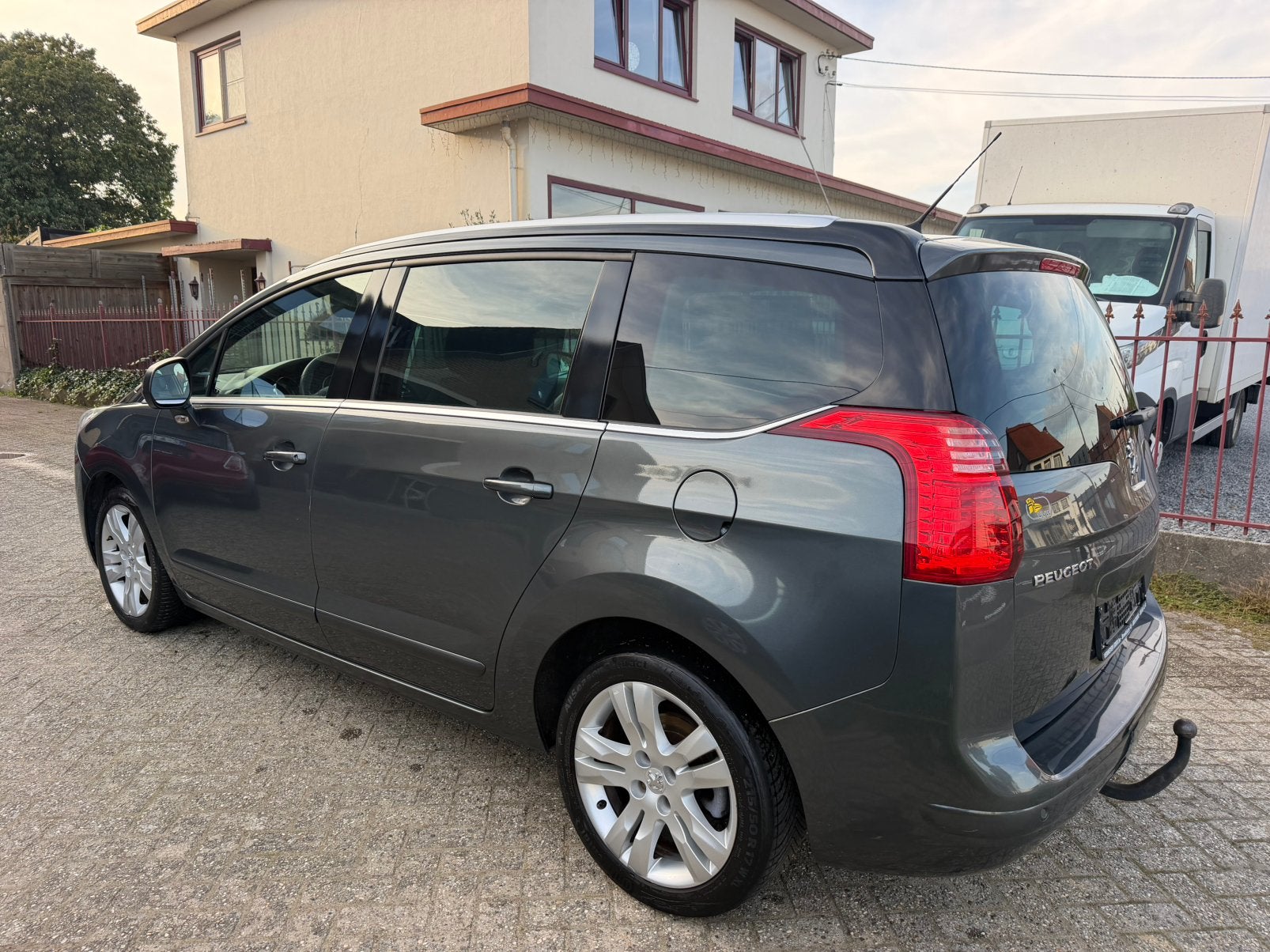 Peugeot 5008 1.6 hdi nieuwe staat, Auto's, Euro 5, https://public.car-pass.be/recalls?lang=nl, Bedrijf, 5 deurs