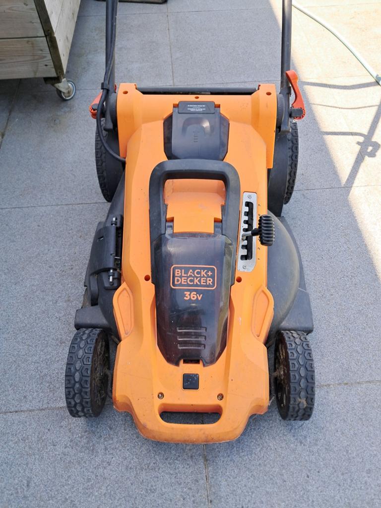Grasmaaier Black & Decker, Enlèvement, Utilisé