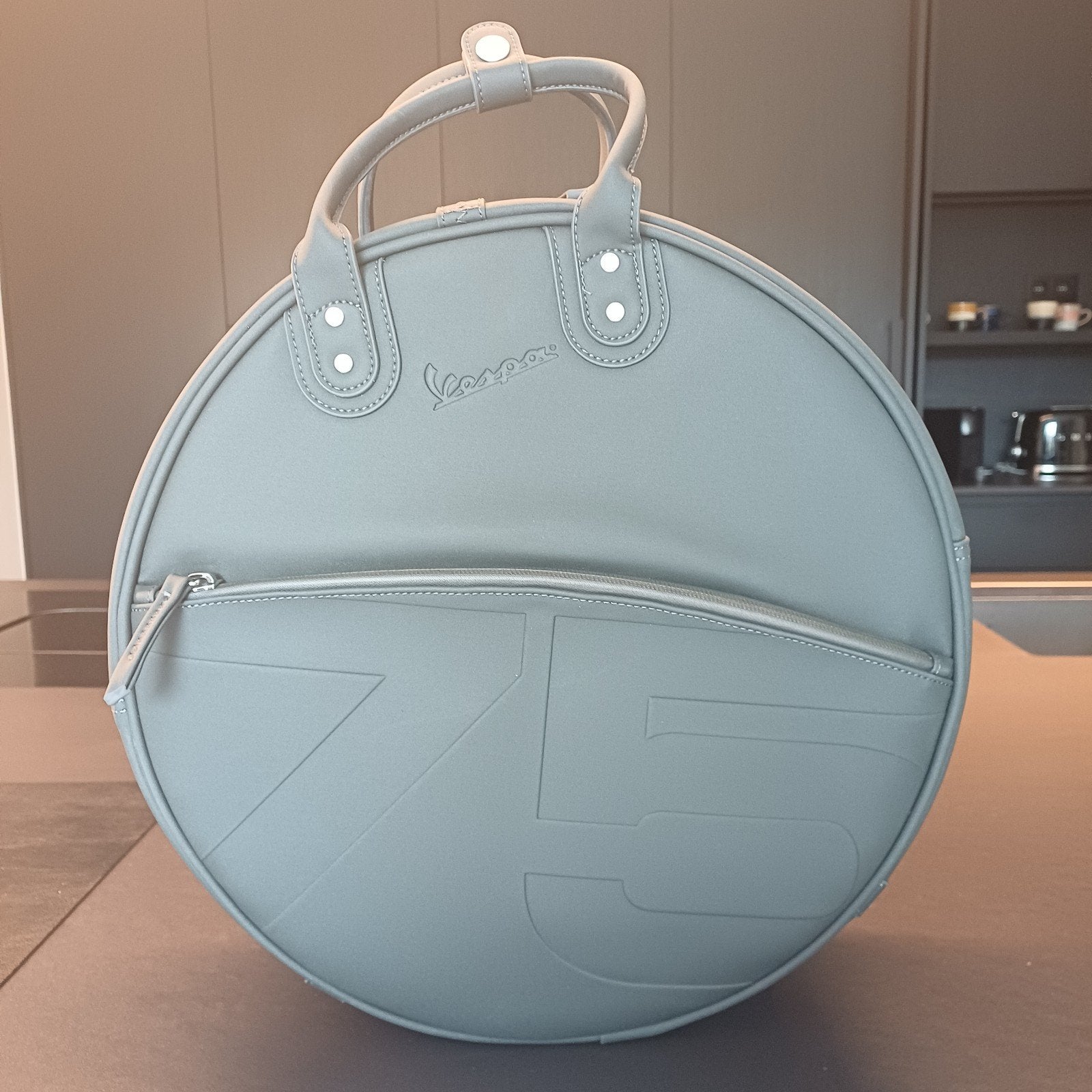 Sac en cuir Vespa (nebuk) « 75 ans », Motos, Motos | Piaggio, Particulier, Occasion