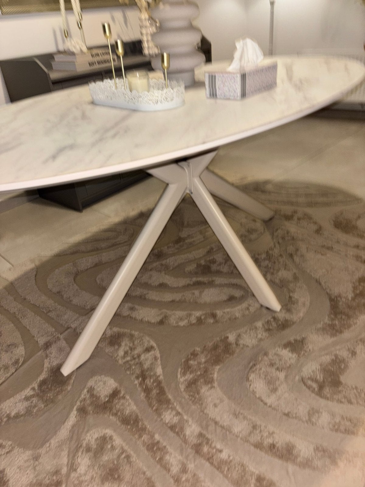 Table a manger, Maison & Meubles, Enlèvement, Comme neuf, Ovale