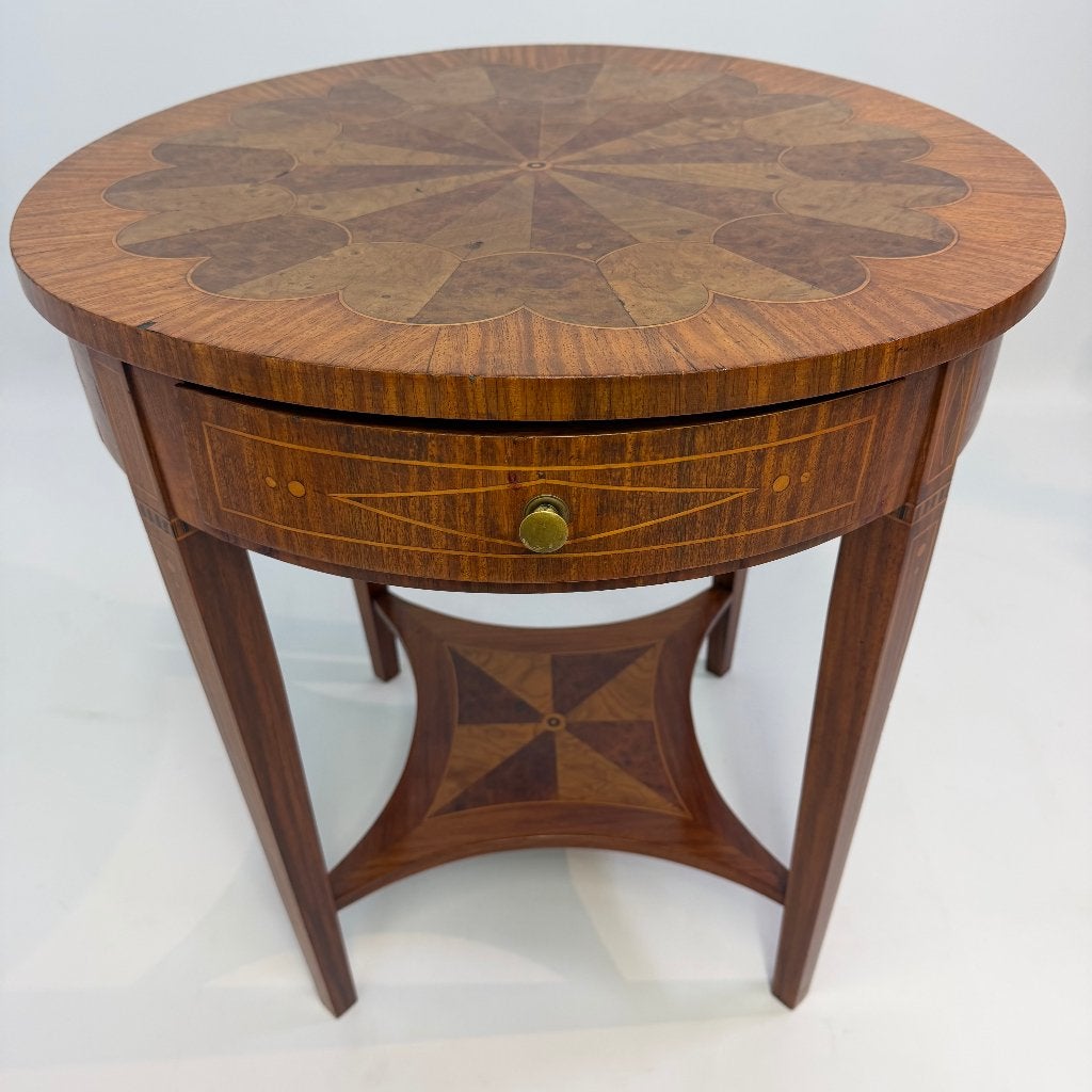 Table d'appoint de style Louis XVI, Enlèvement ou Envoi