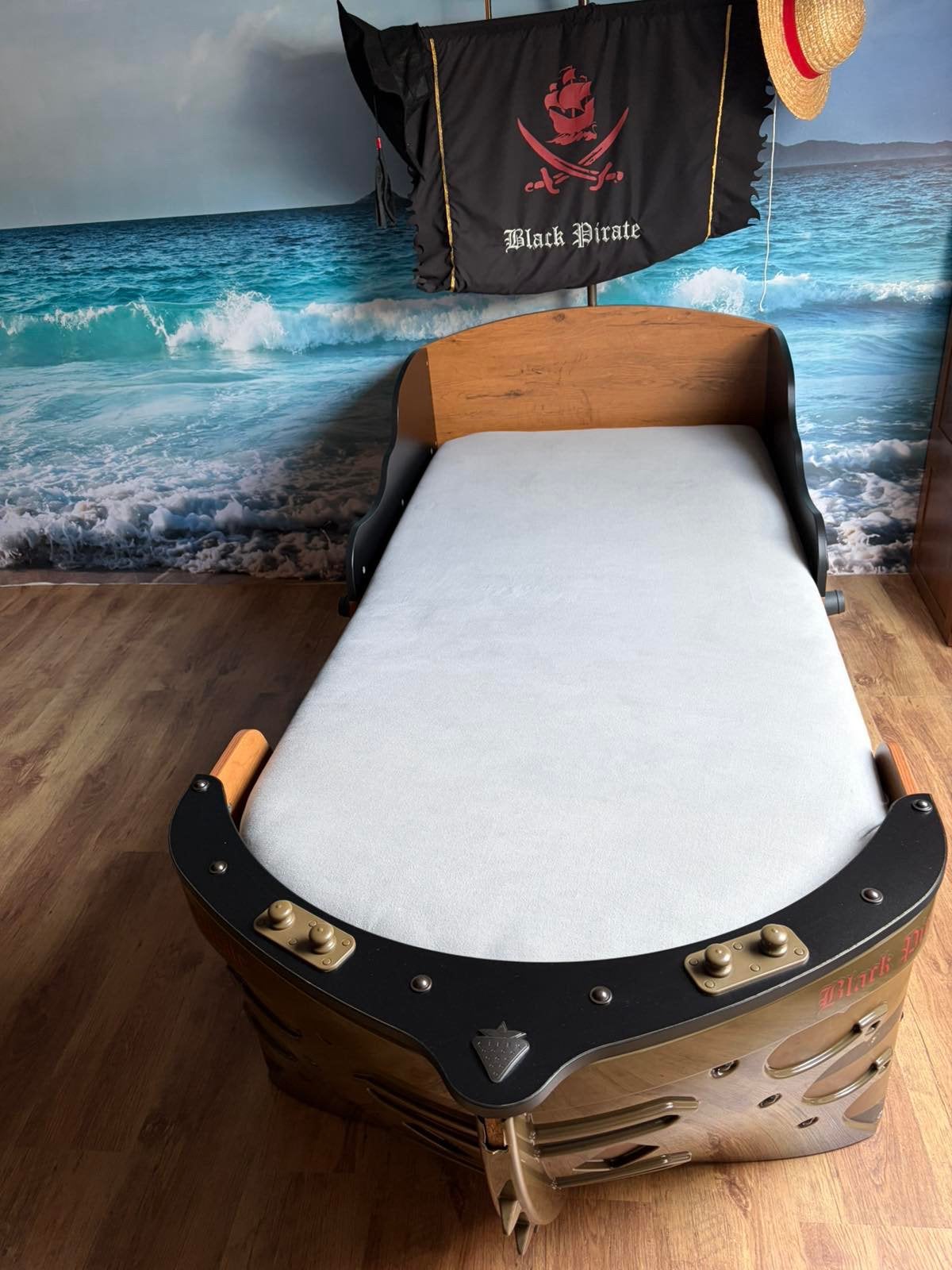 Piratenbed voor kinderen, Ophalen, Zo goed als nieuw, Matras