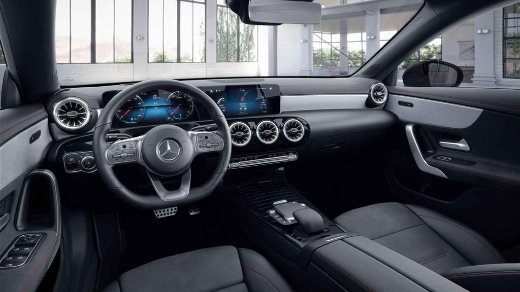 Mercedes-Benz CLA-Klasse 180 Shooting Brake AMG Line Night P, CLA, Stof, Gebruikt, 4 cilinders