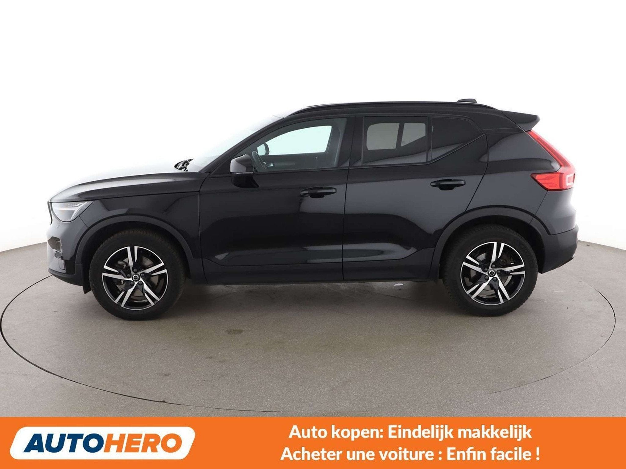 Volvo XC40 2.0 B3 Mild-Hybrid Plus Dark 2WD (automatique), Autos, Volvo, Achat, Euro 6, 1688 kg, Alcantara