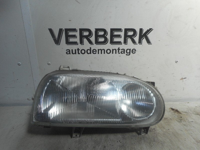 PHARE / OPTIQUE AVANT DROIT Volkswagen Golf III Cabrio (1E), Volkswagen, Utilisé, Rixbecker Straße 75
59552  Lippstadt, DE, Info@forvia.com