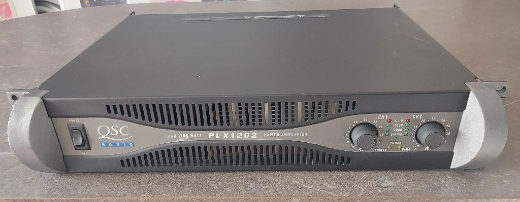QSC PLX1202 ampli sono, Enlèvement ou Envoi, Utilisé, 500 à 1000 watts, Sono