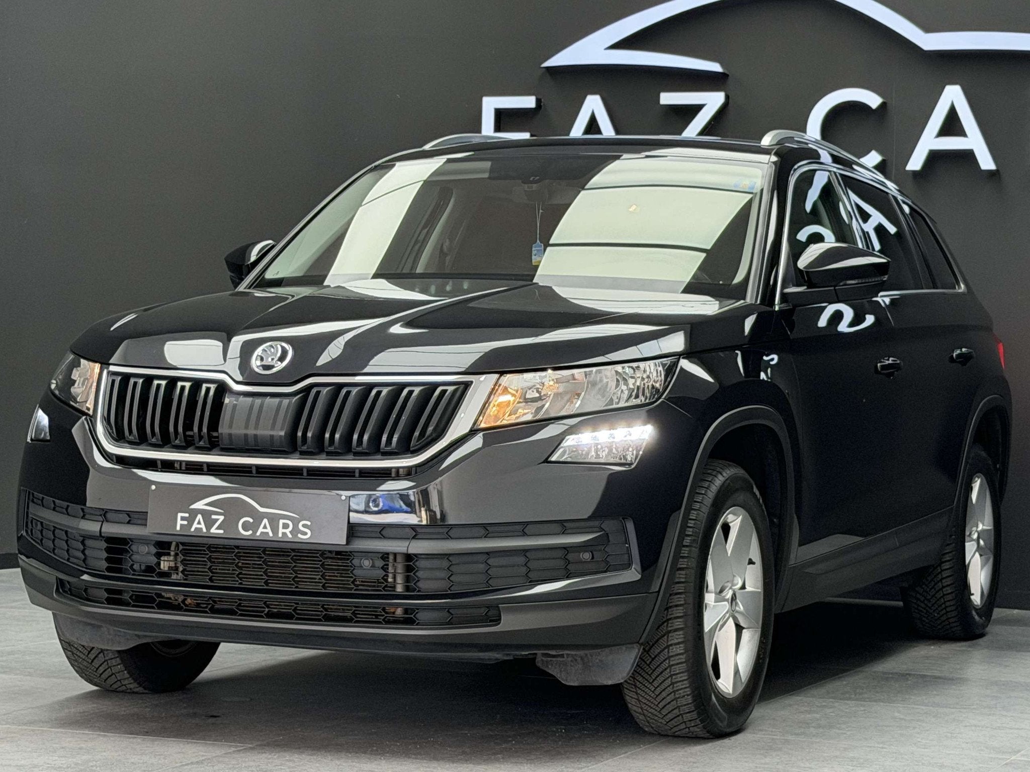 Skoda Kodiaq 1.5 TSI Style DSG * 1ER PROP + 7 PLACES + CAMÉ, Autos, Achat, Entreprise, 7 places, 2291 kg