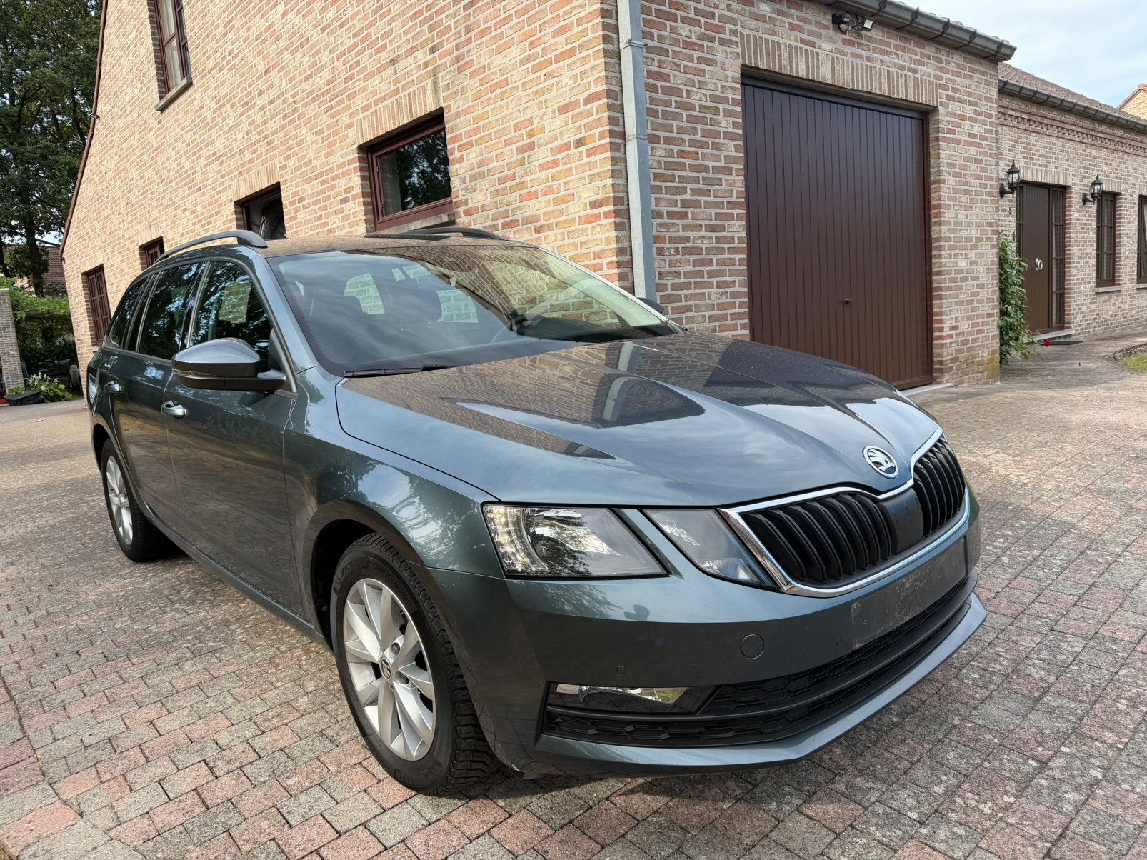Octavia SW 1.5 TSI ACC/DSG/Camera/Trekhaak/Navi, Argent ou Gris, Achat, Entreprise, Entretenue par le concessionnaire