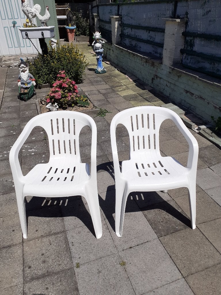 Chaises de jardin blanches - lot de 2, Tuin en Terras, Tuinstoelen, Ophalen, Gebruikt, Plastic, Stapelbaar