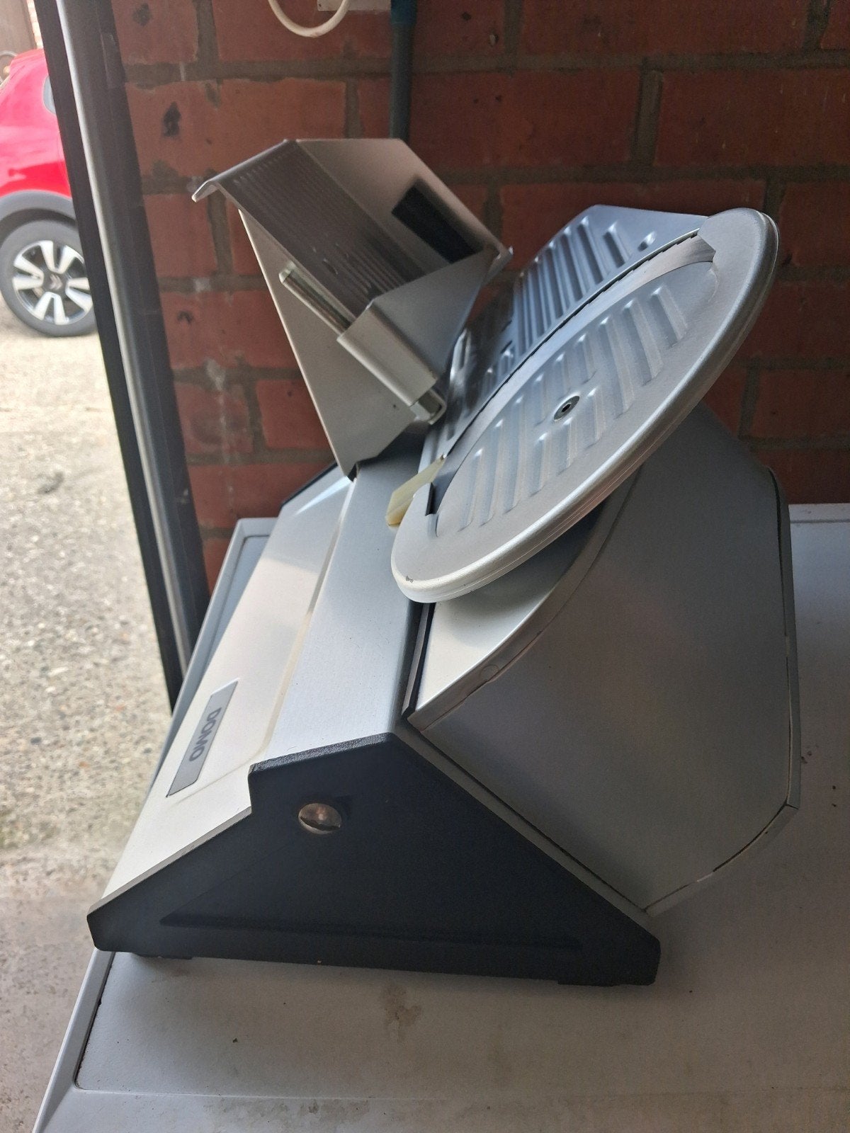 grys snymachine voor brood en vlees....merk domo, Ophalen