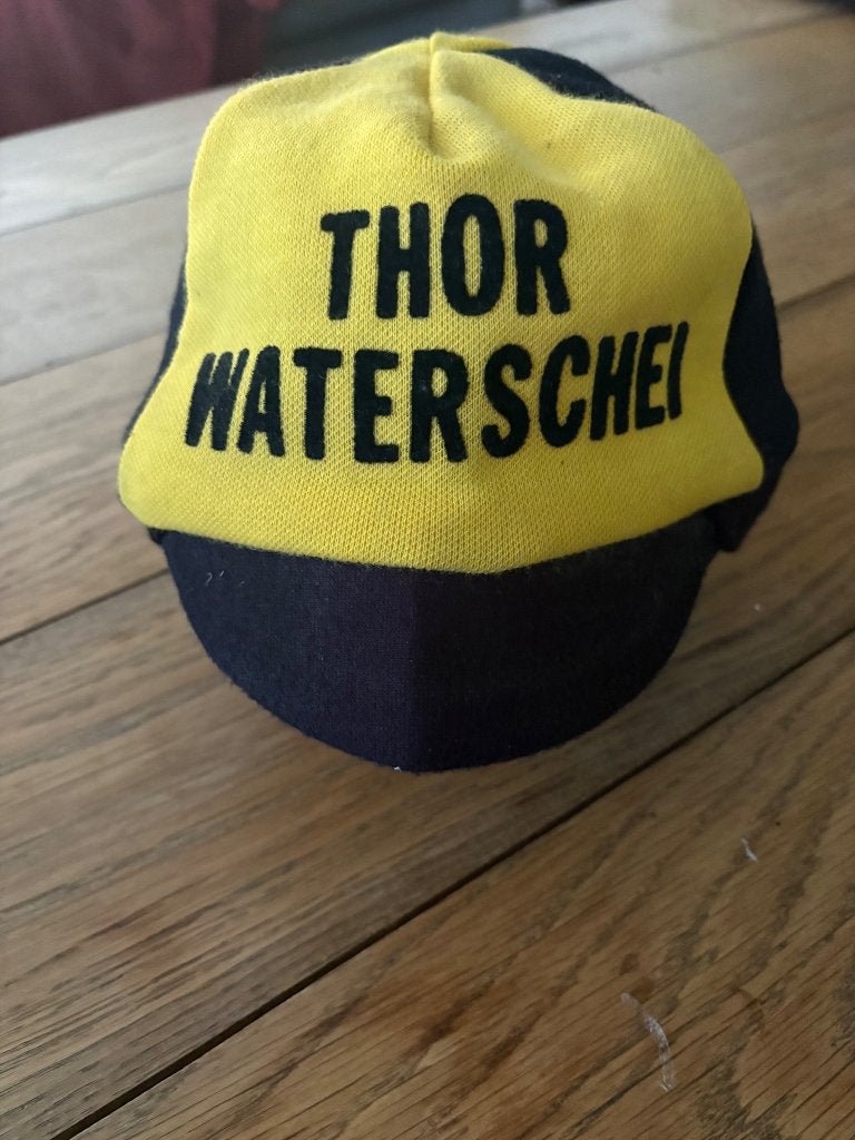 Supporterspet THOR Waterschei, Verzamelen, Ophalen of Verzenden, Zo goed als nieuw, Pet of Muts