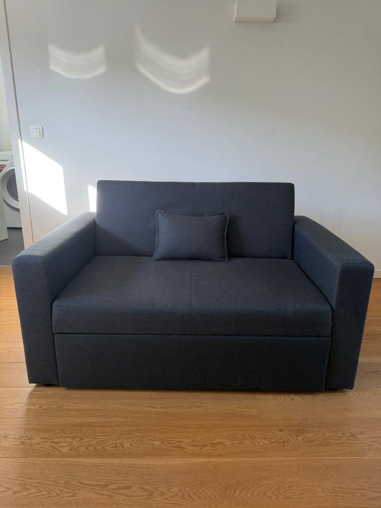 Canapé-lit 2 places JYSK LANDERSLEV – très bon état, Huis en Inrichting, Slaapkamer | Slaapbanken, Zo goed als nieuw, Grijs, Ophalen