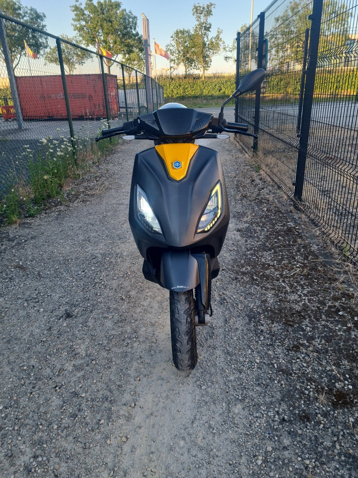 Piaggio one( a klasse), Fietsen en Brommers, Ophalen, Elektrisch