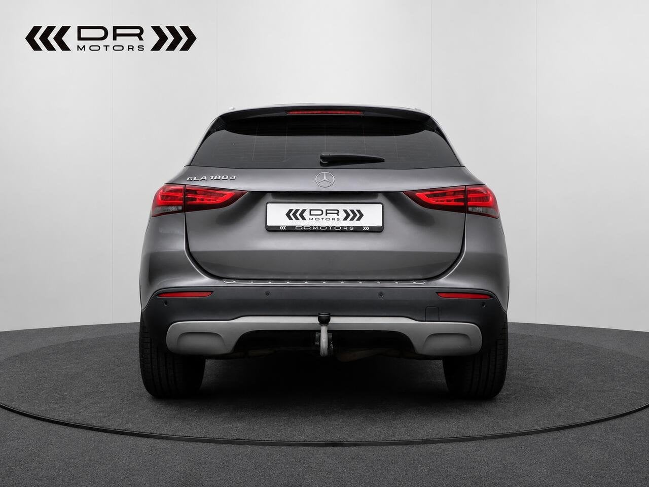 Mercedes-Benz GLA 180 AUTOMAAT 7-GTRONIC - TOPSTAAT - NAVI, Autos, Mercedes-Benz, 0 kg, Argent ou Gris, Achat, Entreprise