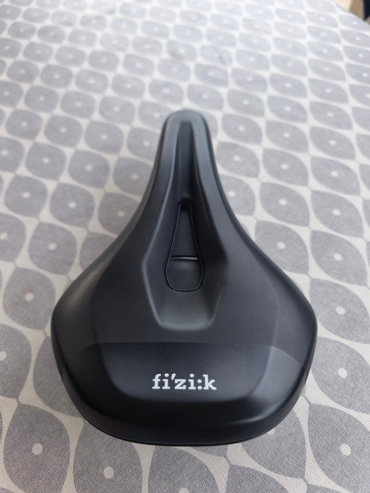 Selle Fizik Aidon, Enlèvement