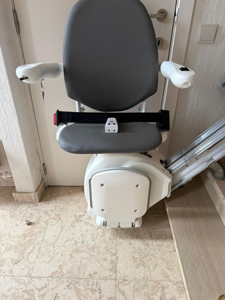 Traplift, Diversen, Trapliften, Ophalen, Zo goed als nieuw, Recht