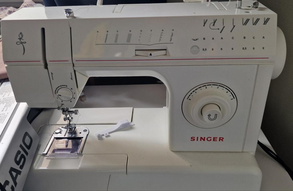 Singer 2808, Hobby en Vrije tijd, Naaimachines en Toebehoren, Ophalen, Naaimachine, Singer