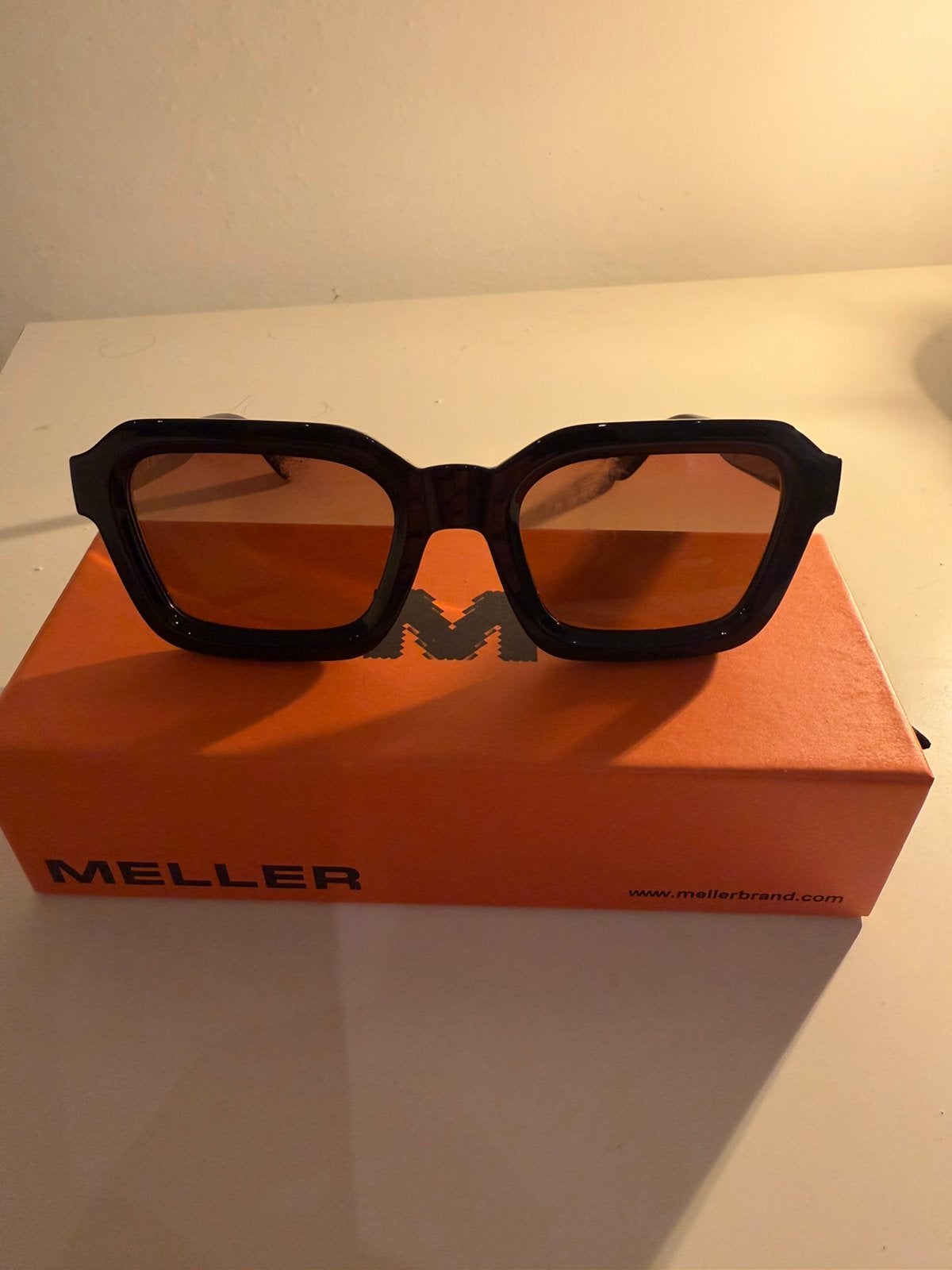 Zonnebril Meller, Overige merken, Zonnebril, Zwart, Nieuw