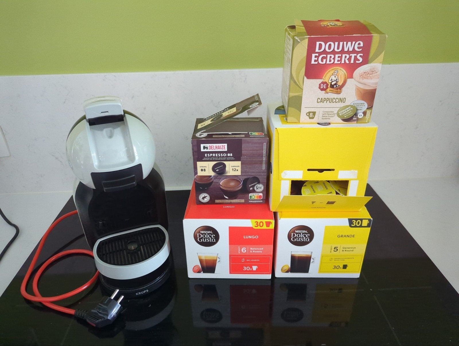 Dolce Gusto Mini Me + koffie, Elektronische apparatuur, Koffiemachine-accessoires, Ophalen, Gebruikt, Dolce Gusto, Capsulehouder