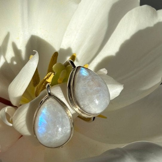 Boucles d'oreilles en argent en pierre de lune naturelle, Enlèvement ou Envoi, Comme neuf, Argent, Argent