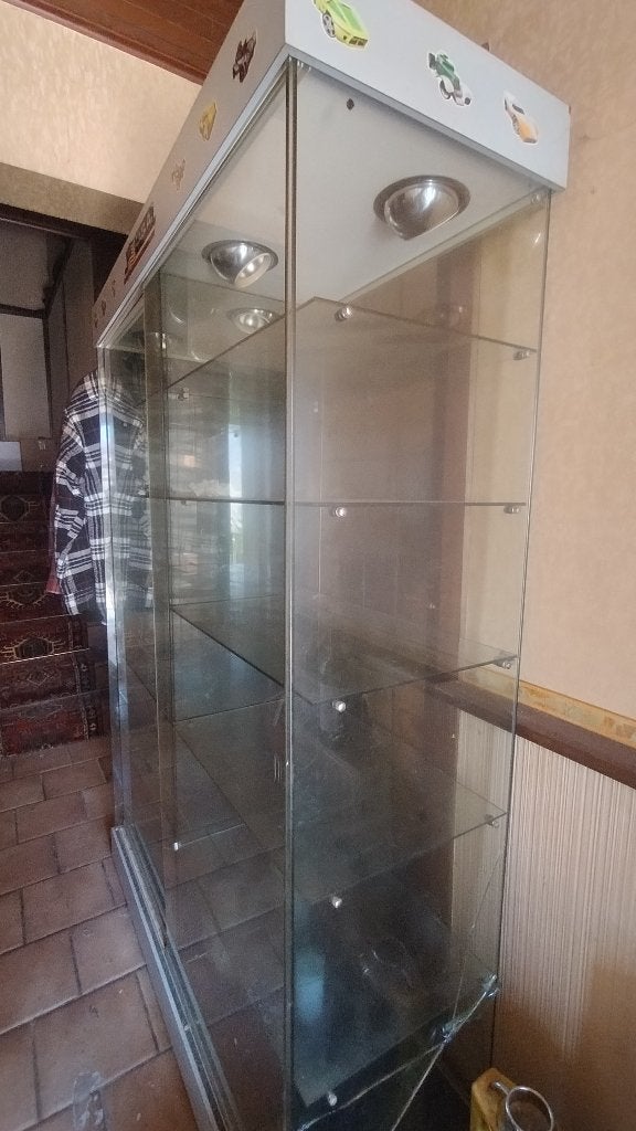 Grande vitrine avec éclairage, Huis en Inrichting, Kasten | Vitrinekasten, Gebruikt, 150 tot 200 cm, 100 tot 150 cm, 25 tot 50 cm