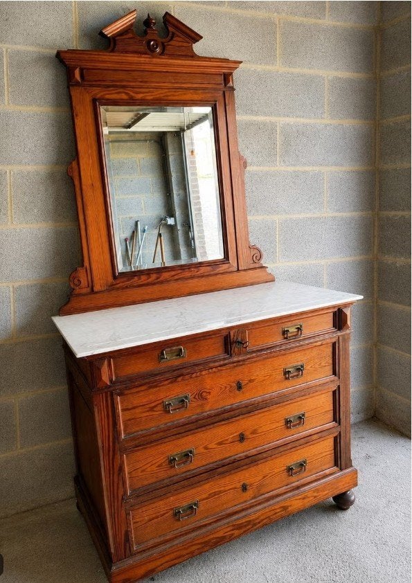commode avec miroir et plateau en marbre, Enlèvement