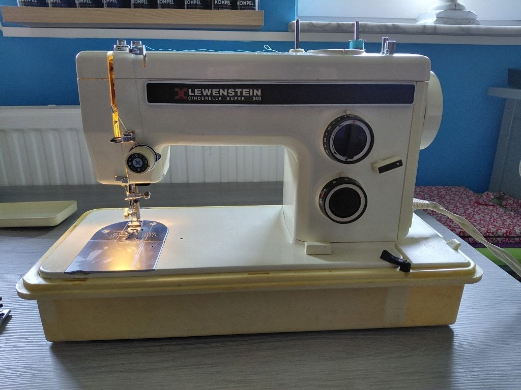 Naaimachine, Ophalen, Gebruikt, Naaimachine, Lewenstein