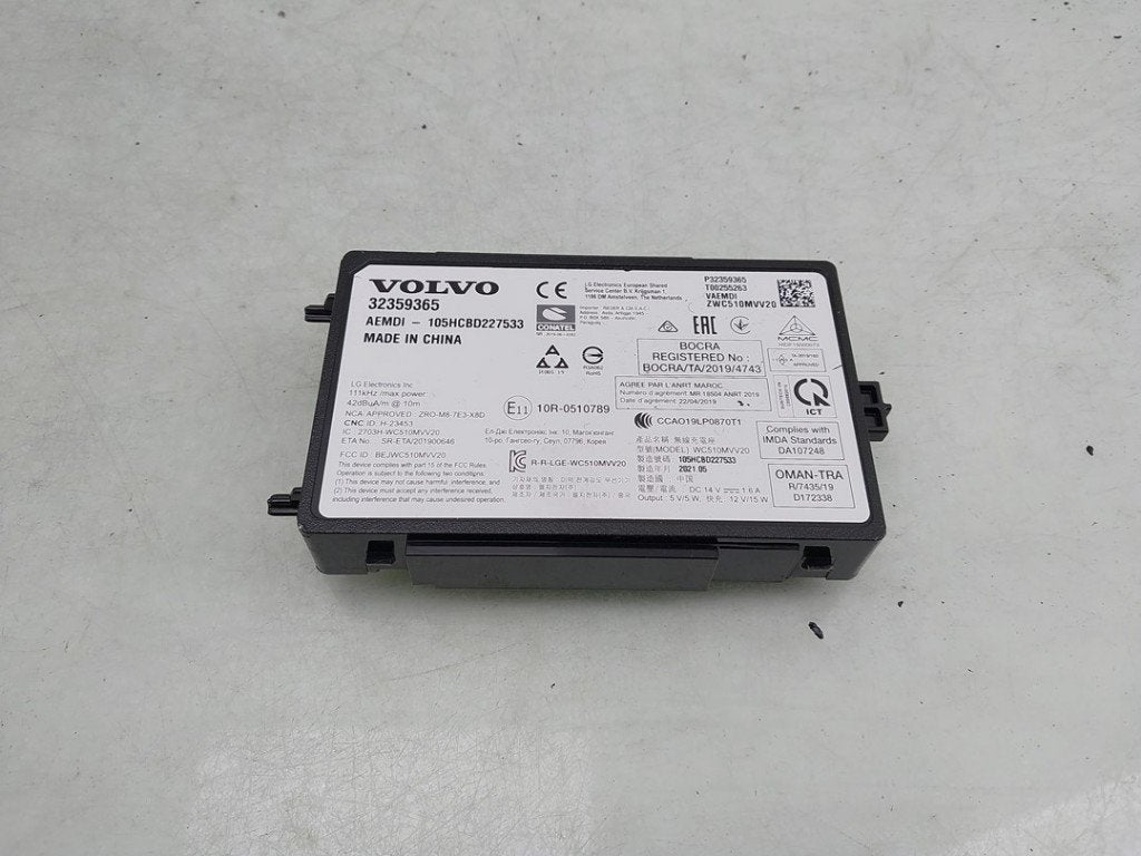 CHARGEUR DE TELEPHONE A INDUCTION (|32389106|32359365|), Volvo Car Germany GmbH, Utilisé, Info@volvocars.com, Siegburger Straße 229
50679  Köln, DE