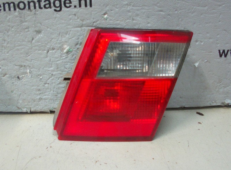 FEU ARRIÈRE DROIT INTERNE Saab 9-5 (YS3E) (01-1997/12-2009), Saab-de-info@saabgroup.com, Marienbergstraße  96
90411  Nürnberg, DE