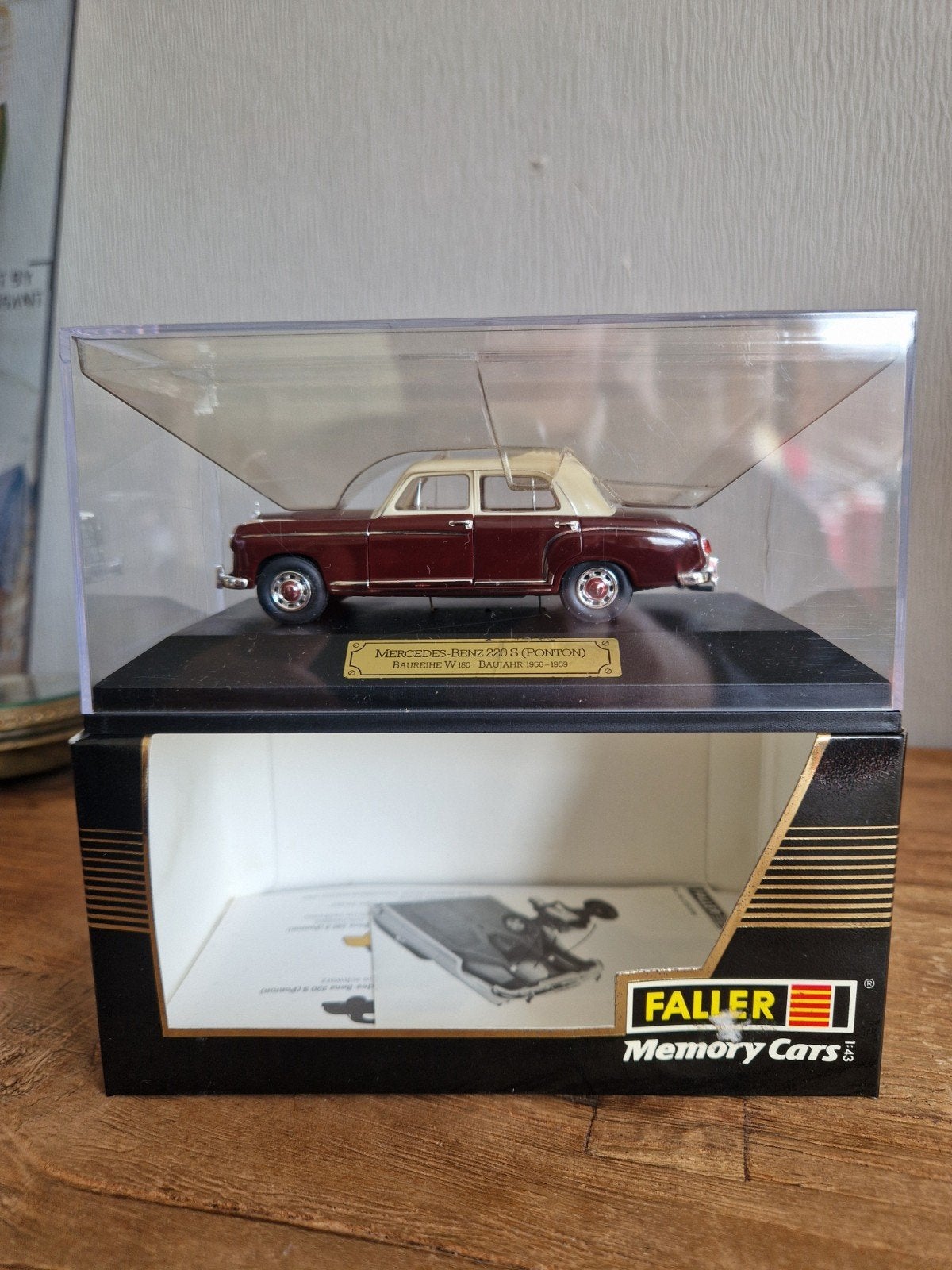 Faller 1/43 Mercedes-Benz 220S (Ponton), Ophalen of Verzenden
