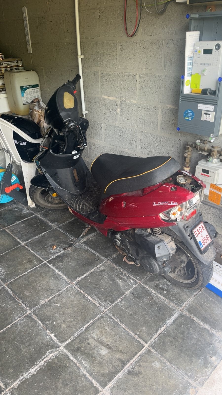 4-takt scooter met papieren, Fietsen en Brommers, Ophalen, Zo goed als nieuw