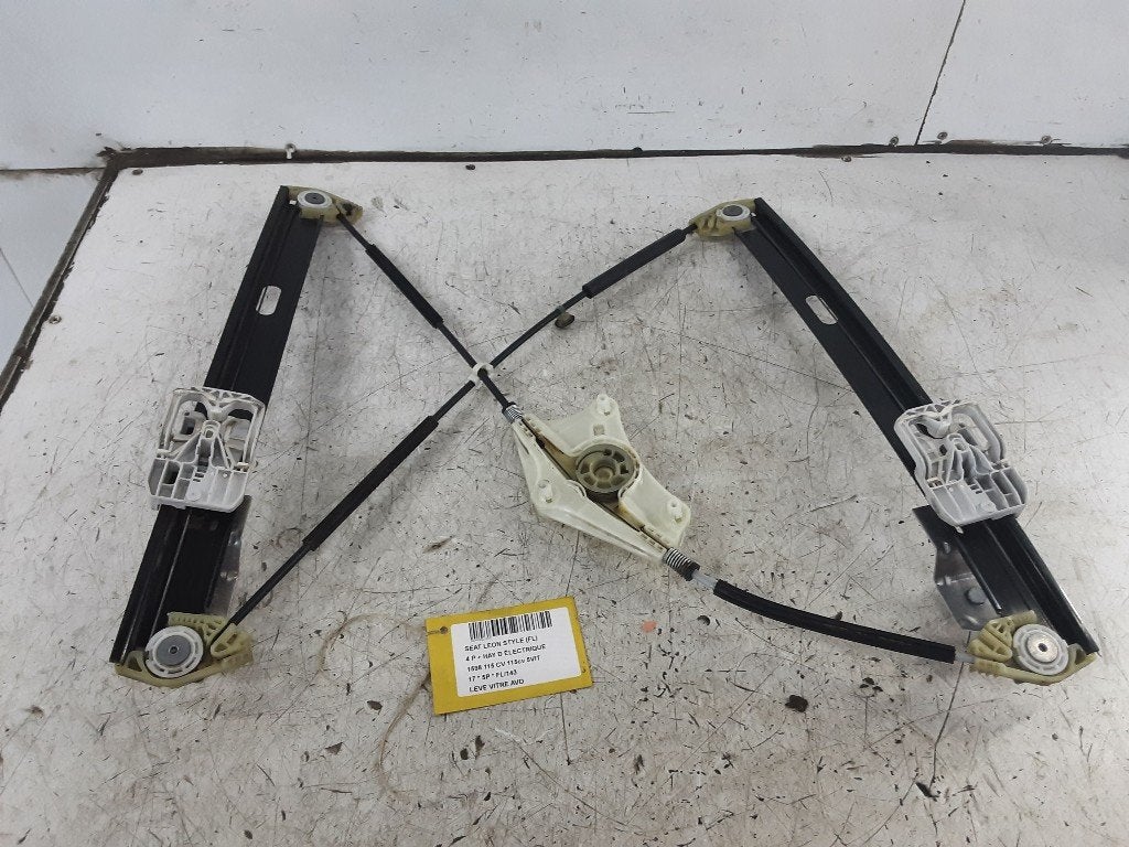VITRE MECANISME AVANT DROIT Seat Leon (5FB) (5F4837462), Seat Deutschland GmbH, Service@seat.de, Utilisé, Seat