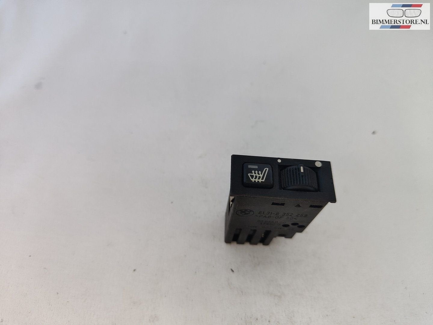 Schakelaar stoelverwarming BMW 5 / 7 Serie E39 E38 613183522, -, Utilisé, -, Enlèvement ou Envoi