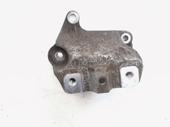 Support boîte de vitesse d'un Volkswagen Golf, Autos : Pièces & Accessoires, Suspension & Châssis, Volkswagen, Utilisé, 3 mois de garantie