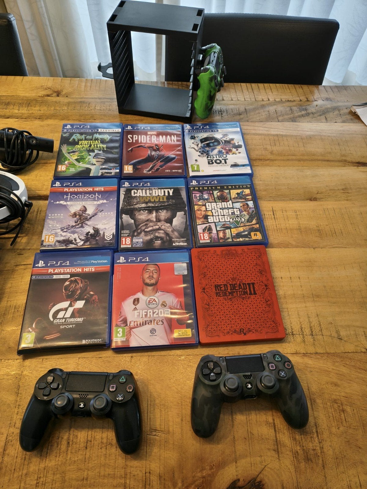 PS4 Pro Compleet Pakket: PSVR, 9 Games, 3

Controllers, Neuf, Avec 3 manettes ou plus, Enlèvement, 1 TB