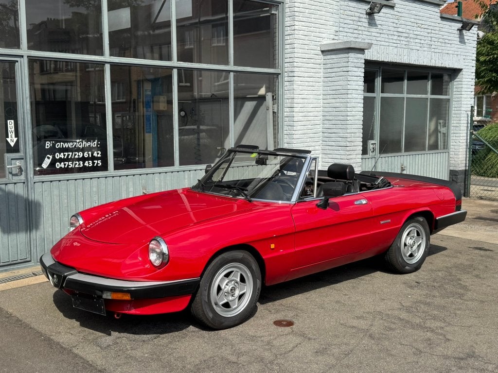 2x Alfa Romeo Spider 2.0 Serie 3 1988 56.000 km, Auto's, Achterwielaandrijving, Zwart, Cabriolet, Spider