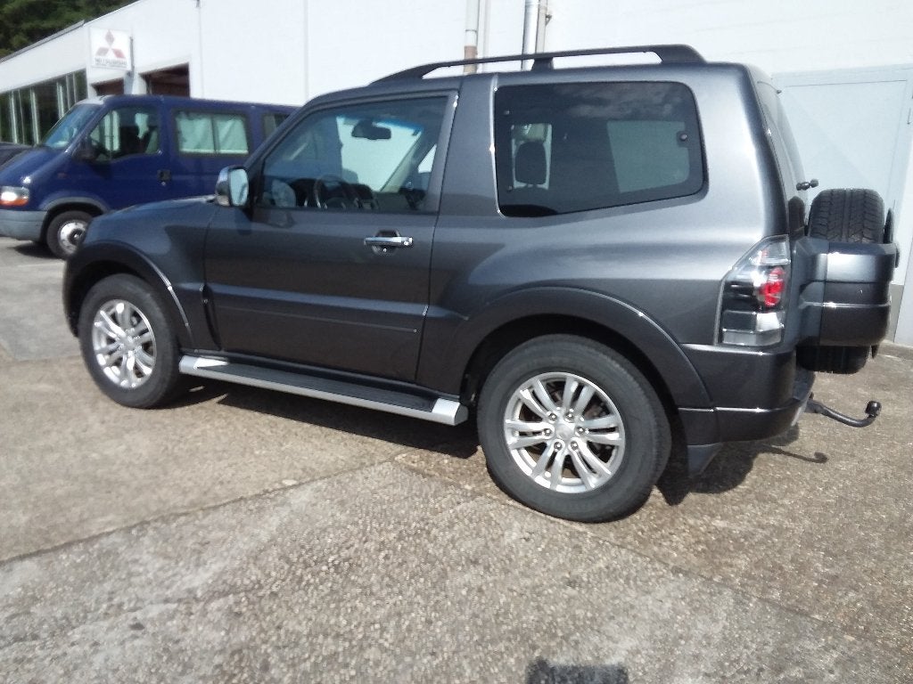 Pajero Instyle 3.2 Di-d Lichte vracht, Automaat, 4 cilinders, 3000 kg, Leder