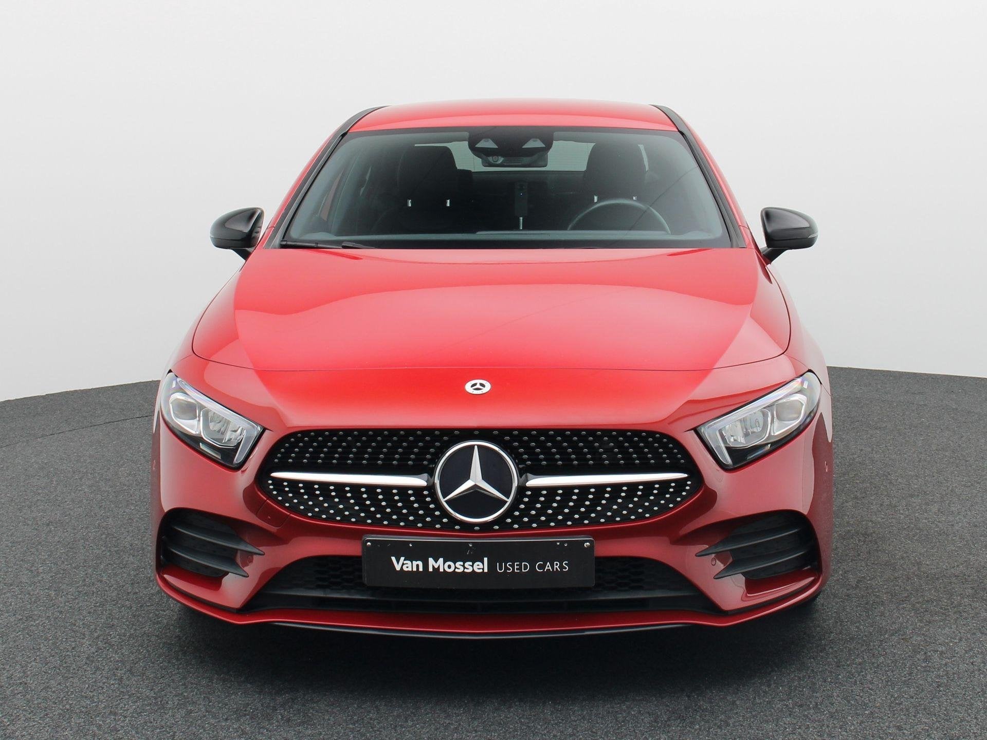 Mercedes-Benz A 180 AMG Line Sedan + NIGHTPAKKET + LED + CAM, Auto's, Mercedes-Benz, Stof, Gebruikt, 4 cilinders, 136 pk