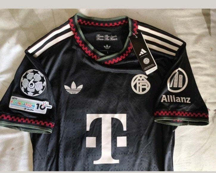 FC Bayern München x Adidas Originals Special Edition Shirt –, Maat L, Ophalen of Verzenden, Nieuw, Shirt