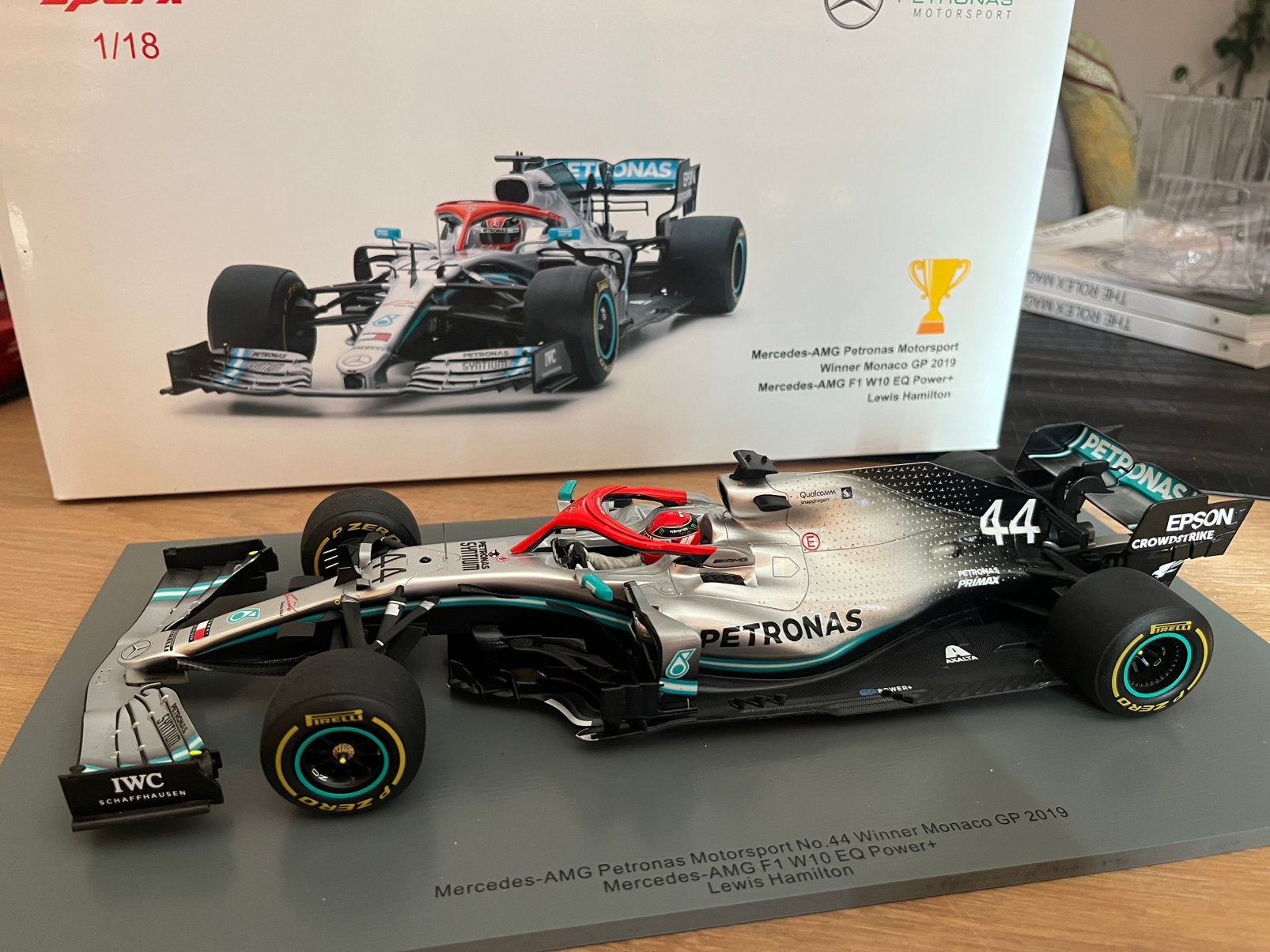 F1 mercedes amg w10 2019, Ophalen of Verzenden, Zo goed als nieuw