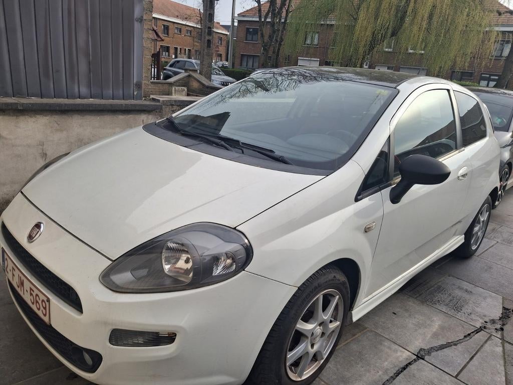 Fiat punto  13 jtd (bien lire l'annonce), Autos, Euro 5, Achat, Noir, Particulier