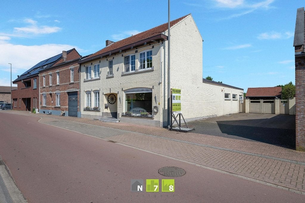 HALFVRIJSTAANDE WONING, Immo, Op zoek naar een huis