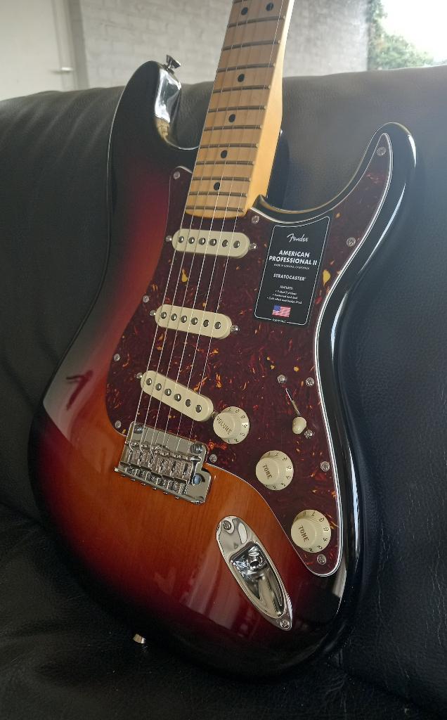 Fender American Professional II Stratocaster Sunburst 3cl MN, Musique & Instruments, Enlèvement ou Envoi, Neuf, Solid body, Fender