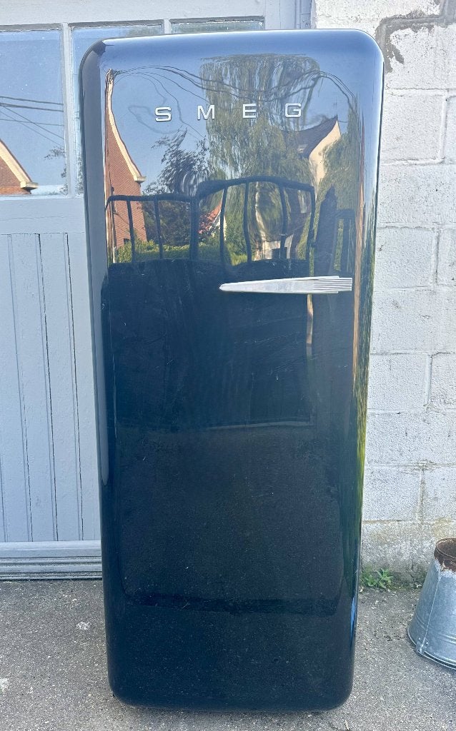 SMEG koelkast zwart, Elektronische apparatuur, Koelkasten en IJskasten, Gebruikt, Met vriesvak, 200 liter of meer, 140 tot 160 cm