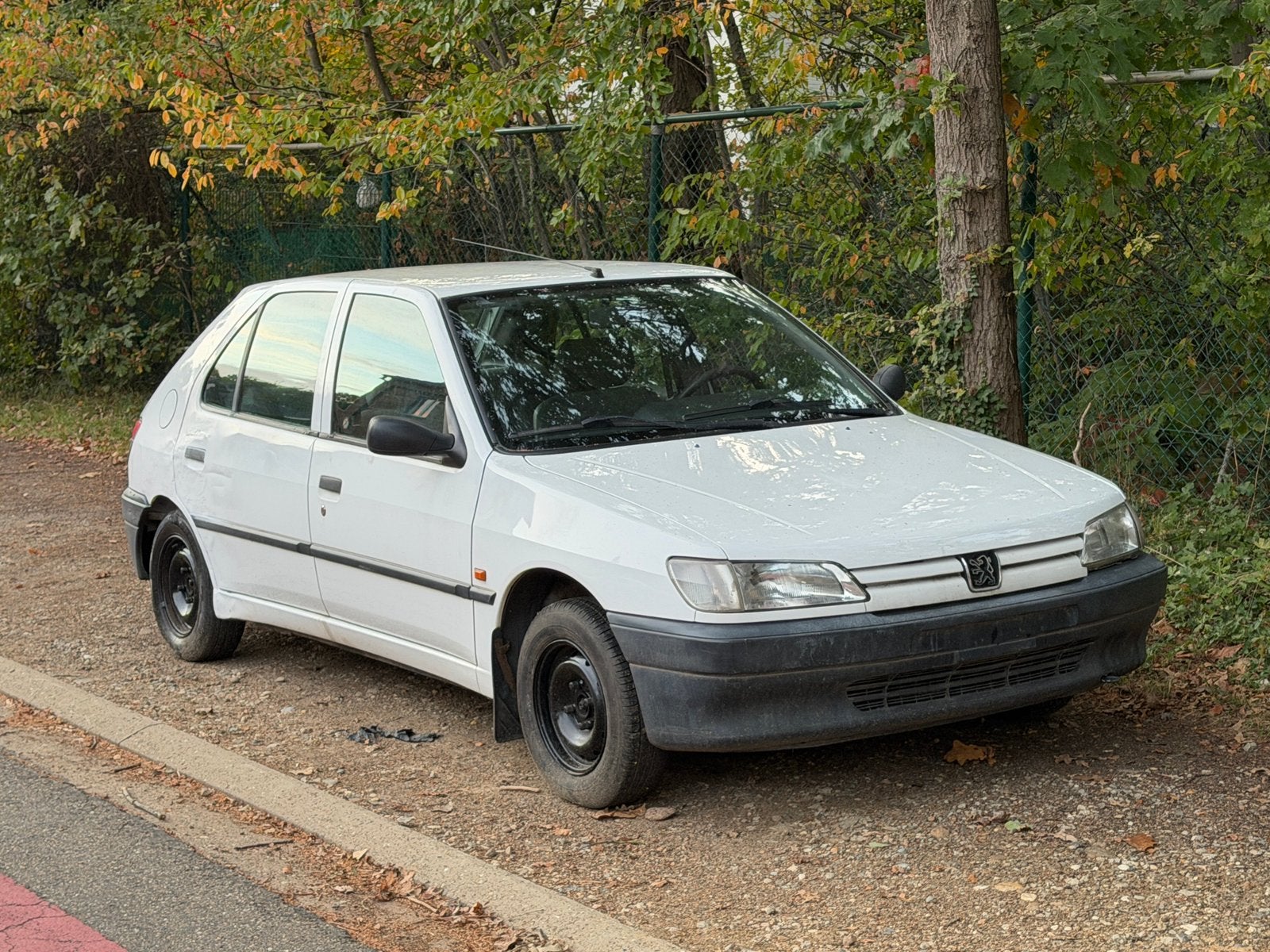 Gekeurd  Peugeot 306 1.1 benzine 115.000 km!, Auto's, Voorwielaandrijving, Stof, Wit, Handgeschakeld