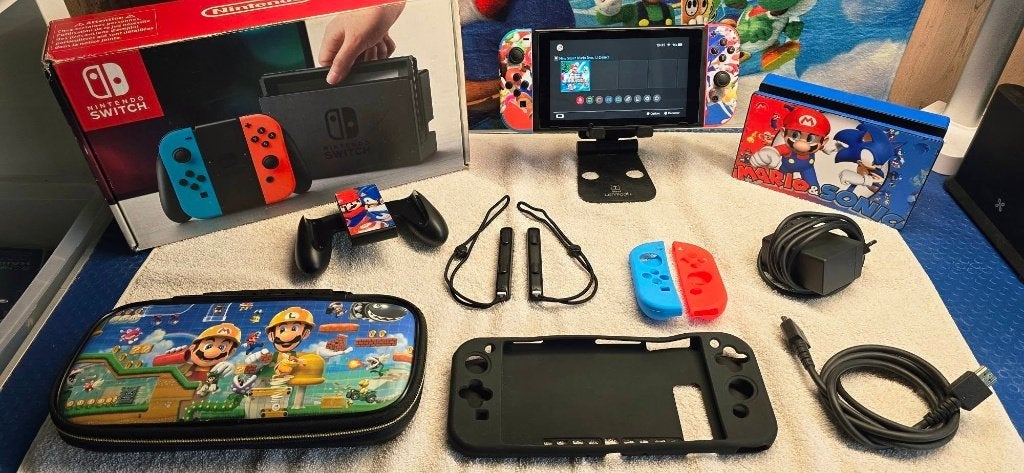 console nintendo switch :custom mario +jeu mario & garantie, Consoles de jeu & Jeux vidéo, Enlèvement ou Envoi, Utilisé